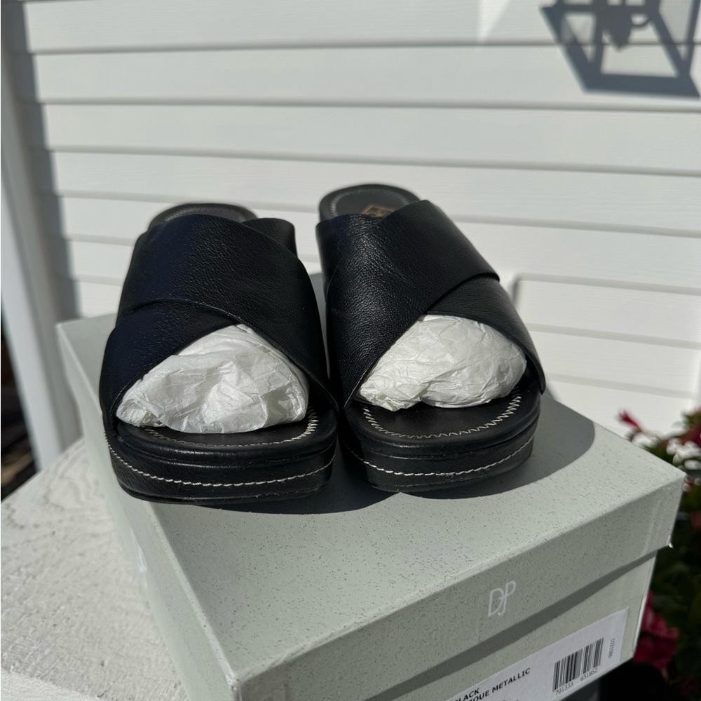 EUC women’s Donald J Pliner Black Leather Sandals Sally-76 8.5